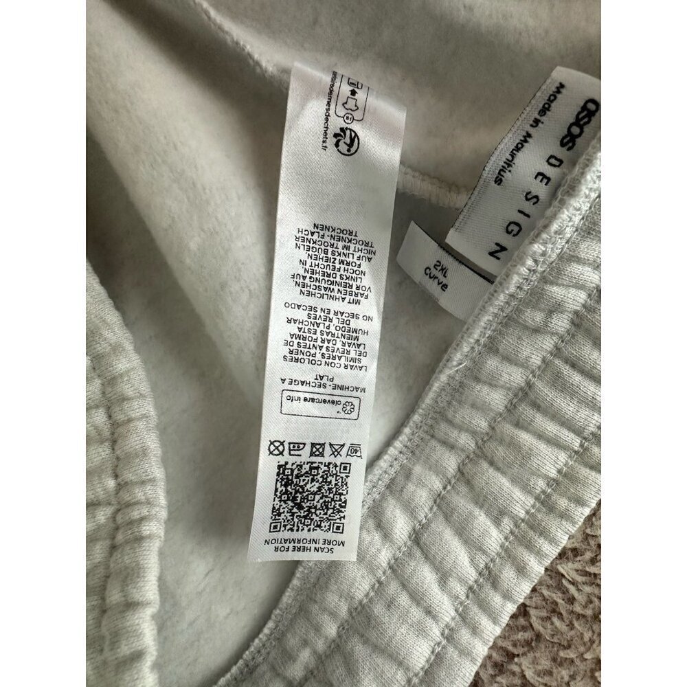 ASOS DESIGN Curve straight leg jogger with Marseille embroidered graphic 2XL - Picture 11 of 16